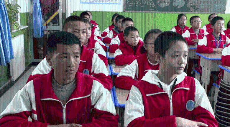 清朝一户人家办丧事遇暴雨,老人预言:要出大官,多年后成真!